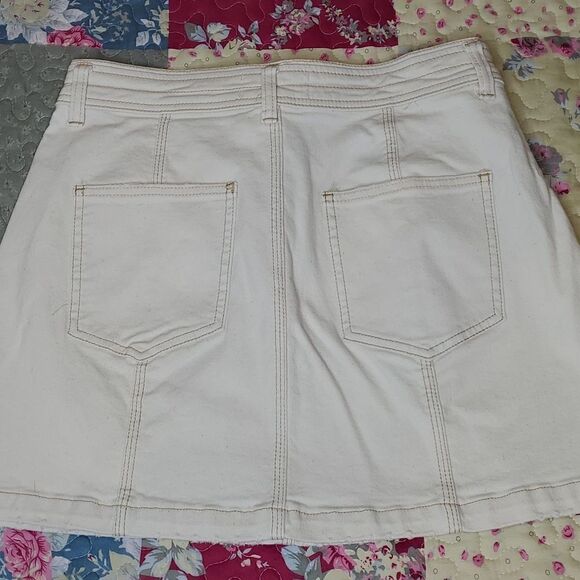 We The Free Stretch Cream Short Denim Skirt, Sz 28 - Picture 7 of 7